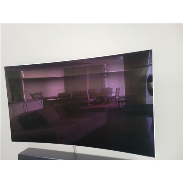 55" Curved Samsung Flatscreen TV with Wall Mount
