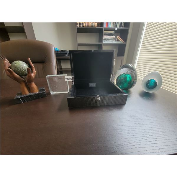 Box and Office D‚cor