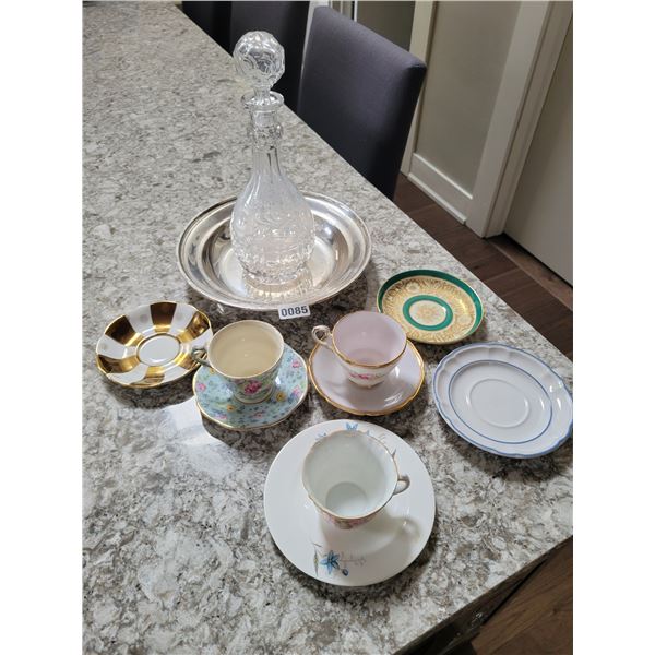 Glassware - Tea cups, Saucers and Decanter