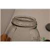 Image 6 : 2 Quart Beaver sealer with original glass lid (small chip under lid) + 2 Antique Ball Canning Lids