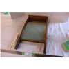 Image 1 : Winner Wash Board (Glass Has Crack In It)