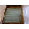 Image 3 : Winner Wash Board (Glass Has Crack In It)