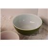 Image 3 : Pyrex Mixing Bowl Set of 3 Bowls