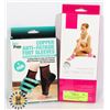 Image 1 : NEW PAIR OF MOISTURIZING GEL HEEL SOCKS SOLD WITH