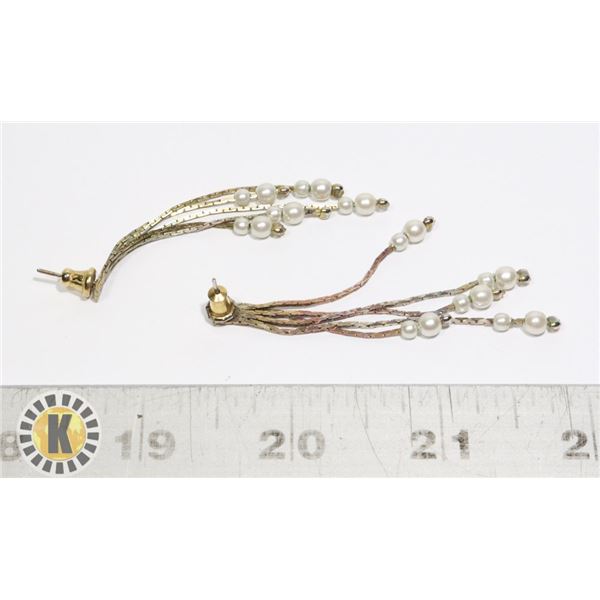 18)  GOLD TONE FLAT HERRINGBONE CHAIN STUD