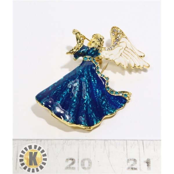17)  GOLD TONE WITH WHITE & IRIDESCENT BLUE