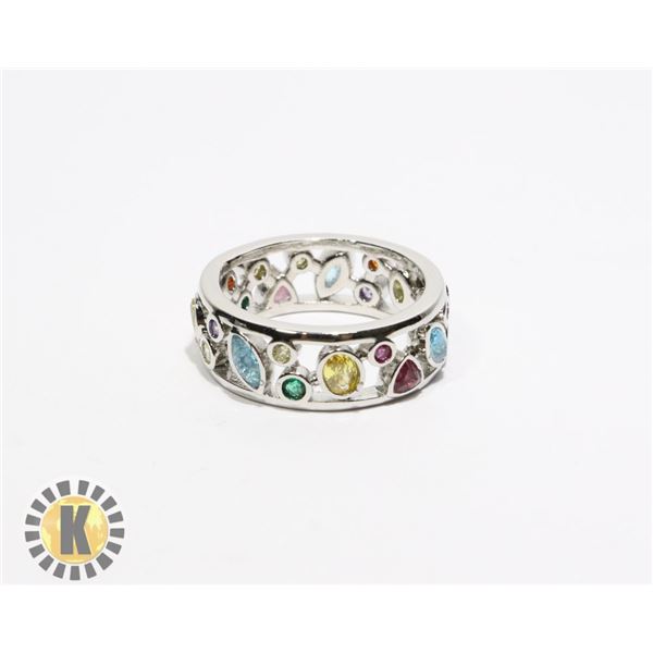 13)  SILVER TONE BAND STYLE RING WITH LAB