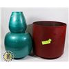 Image 1 : 2 DECORATIVE VASE