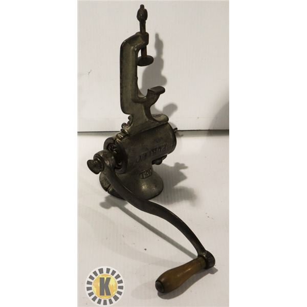 1 VINTAGE/ANTIQUE GRINDER