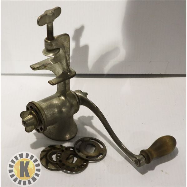 1 VINTAGE/ANTIQUE GRINDER