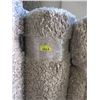 Image 1 : 5' x 7' Beige Shag Area Carpet
