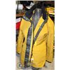 NEW PENDLETON DESIGNOR RAINCOAT WITH TAG (LARGE)