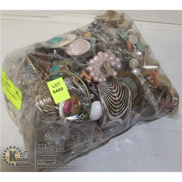 LARGE BAG OF VINTAGE MIXED JEWELRY