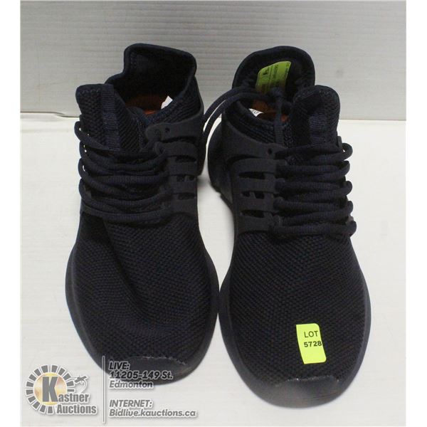 BRAND NEW NAVYBLUE SNEAKERS WOMENS SIZE 7 MENS 5