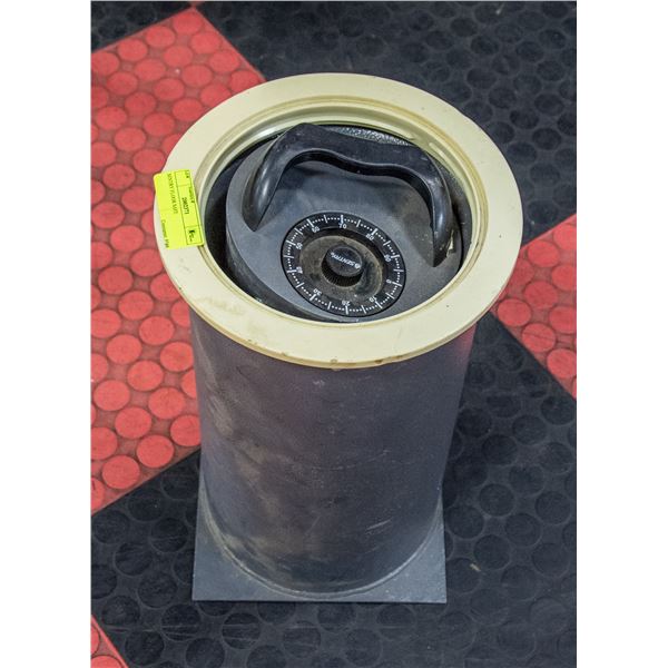 SENTRY SMALL ROUND FLOOR SAFE