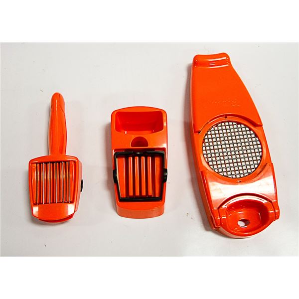 NEW 3 PCE KITCHEN SLICING / DICING SET.