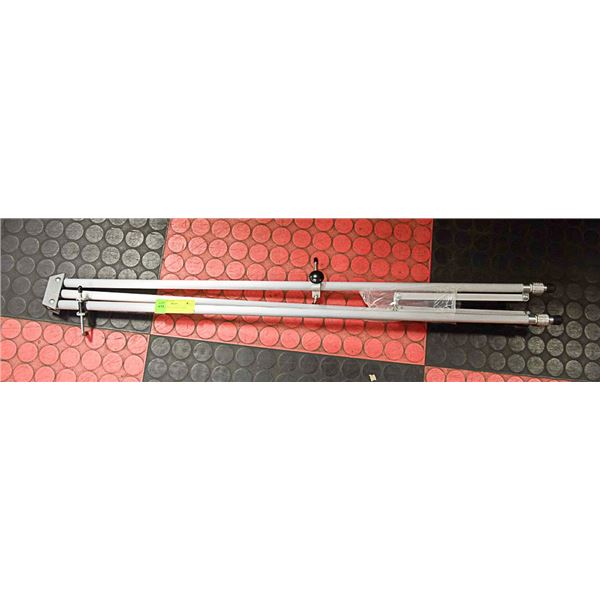 PRESENTATION STAND / EASEL