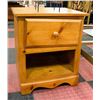 Image 1 : SOLID PINE SINGLE DRAWER NIGHTSTAND
