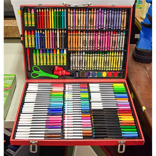 KID'S ART SET IN CASE (189 PIECES)