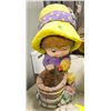 Image 1 : CONCRETE GIRL PLANTER