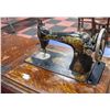 Image 2 : ANTIQUE SINGER SEWING MACHINE