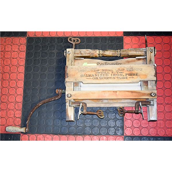 ANTIQUE EATONIA WRINGER WASHER