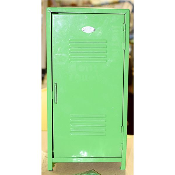 GREEN MINATURE LOCKER H-12" W-6"