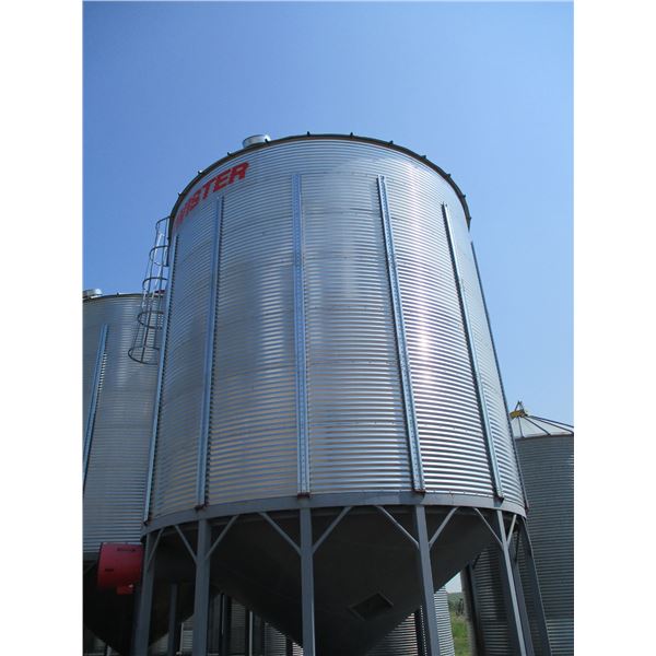 Twister 8500 Bushell Hopper Bin - with aeration fans and heat cables (7.5 hp fan motor Model# 4531)