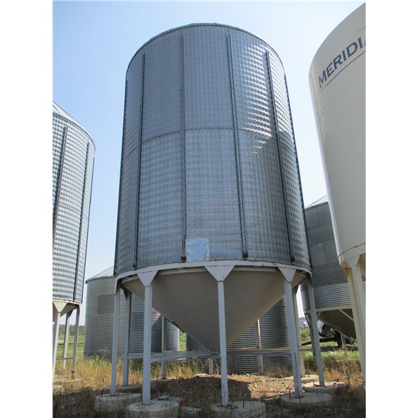 Behlen 4000 bushel hopper bottom bin