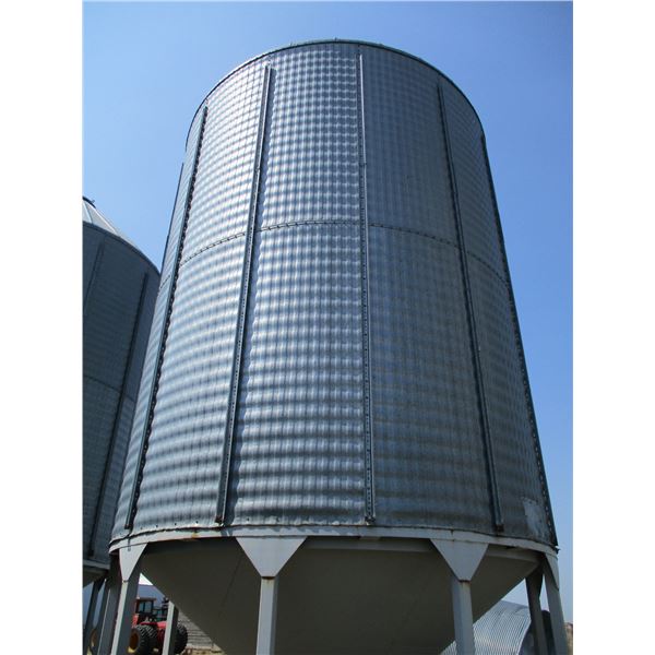 Behlen 4000 bushel hopper bottom bin