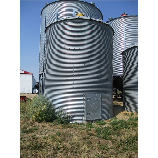 Westeel-Rosco 2300 bushel flat bottom bin