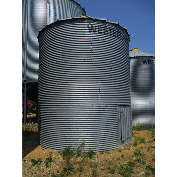 Westeel-Rosco 2000 bushel flat bottom bin