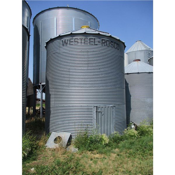 Westeel-Rosco 2000 bushel flat bottom bin