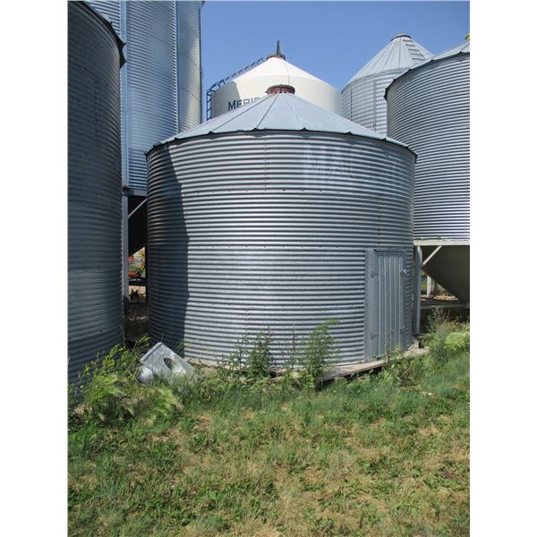 Westeel-Rosco 1650 bushel flat bottom bin with 3hp aeration fan