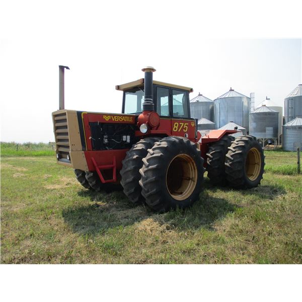 1982Versatile  875 four wheel drive tractor w/ 8419 hours showing - 310 horsepower
