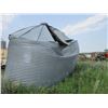 Image 3 : Damaged flat bottom grain bin