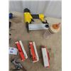 Image 3 : 3 Air Nailers , Blower & Nails