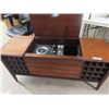 Image 3 : Electrohome Cabinet Stereo / Record Player 25" x 54" x 12"