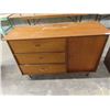 Image 1 : Dresser 32" x 50" x 18"