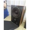 Image 2 : 2 Speakers LX1 Series - 3 Way