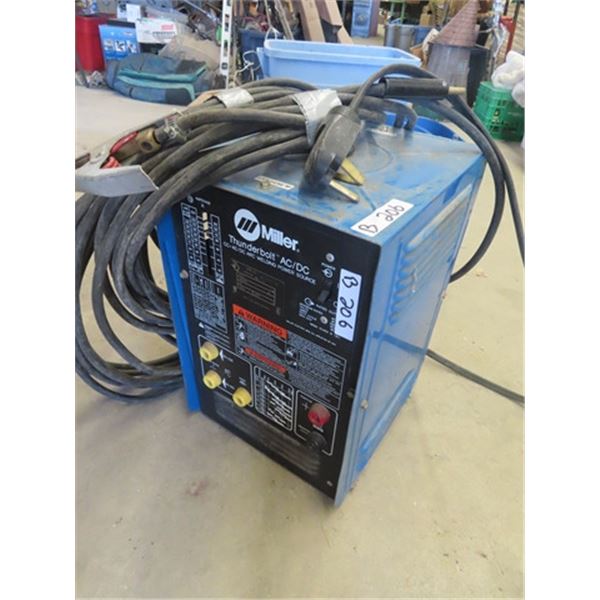 Miller Thunderbolt AC/DC 225 Welder w Good Length of Cable