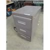 Image 2 : 3 Drawer Metal Office Cabinet & Desk Top Organizer