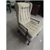 Image 2 : Upholstered Button Back Chair