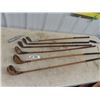 Image 1 : 6 Vintage Wood Handled Golf Clubs