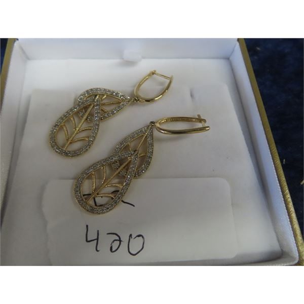 (IR) Beautiful Set of 14K Gold Earrings- New in Box