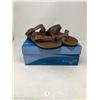 Image 1 : Mountain Sole Ladies Leather toe loop sandals Size 7