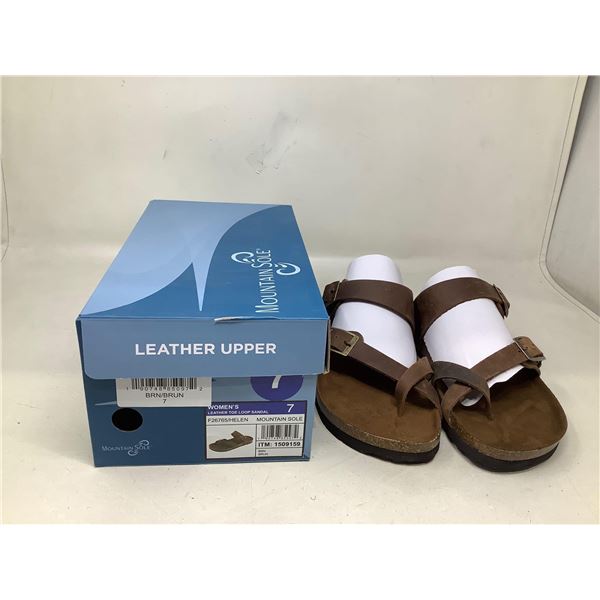 Mountain Sole Womens Leather toe loop sandal size 7