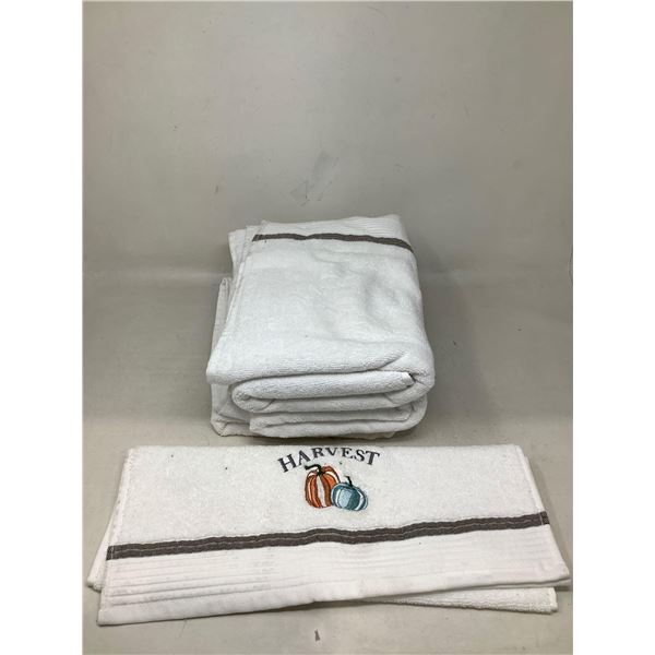 Lot of NEW Hand Towels cotton lot of 4