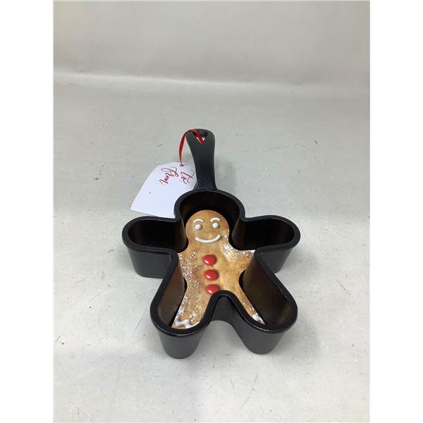 Cast Iron Holiday Cooking Skillet gingerbread man NEW