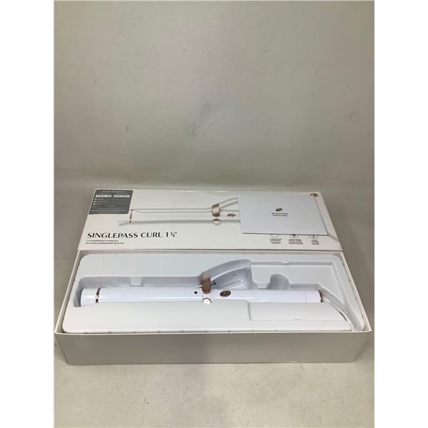 T3 Single Pass professional curling iron 1 1/4" NEW